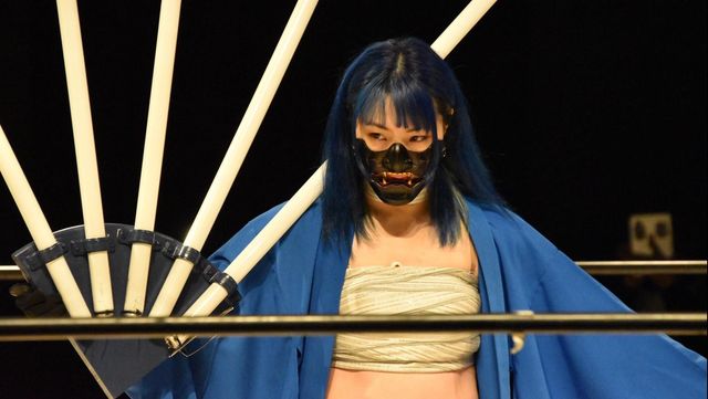Risa Sera stuns