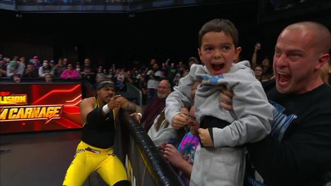 Young fan beat Bad Apple's ass